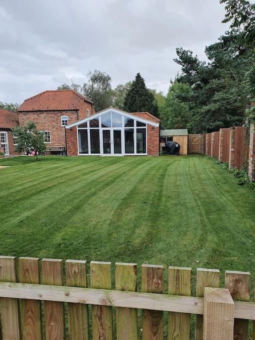 Willow Tree Farm Cottage With Bbq Hut Tattershall Thorpe Экстерьер фото